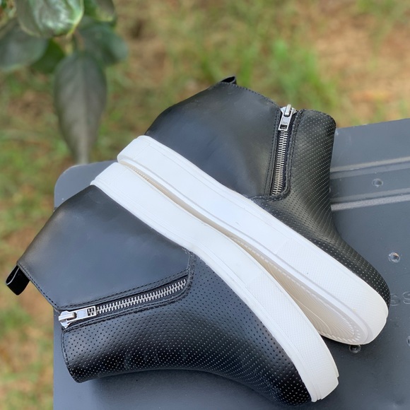 Time and Tru Memory Foam Sneaker Wedge Bootie New - Picture 2 of 8